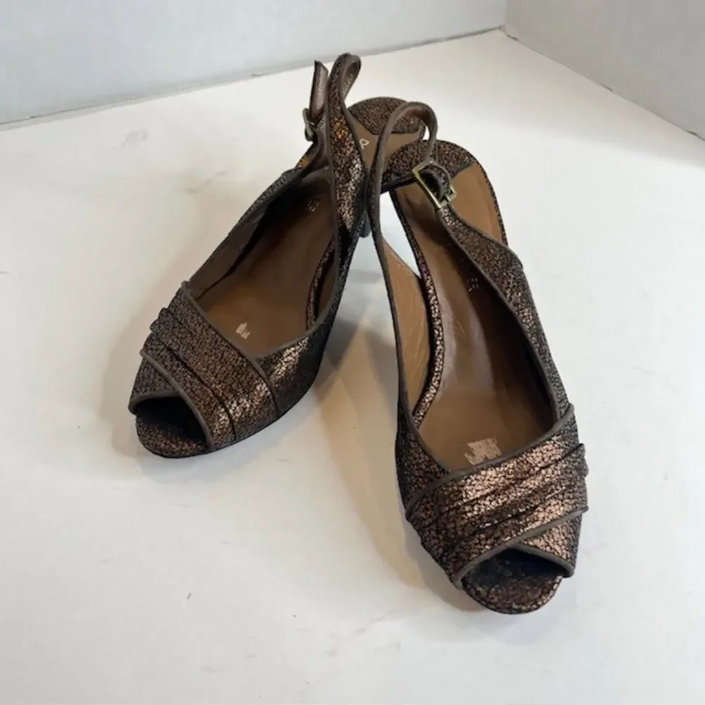 Donald J Pliner Size 8.5 Brown Cracked Metallic Kitten Heels